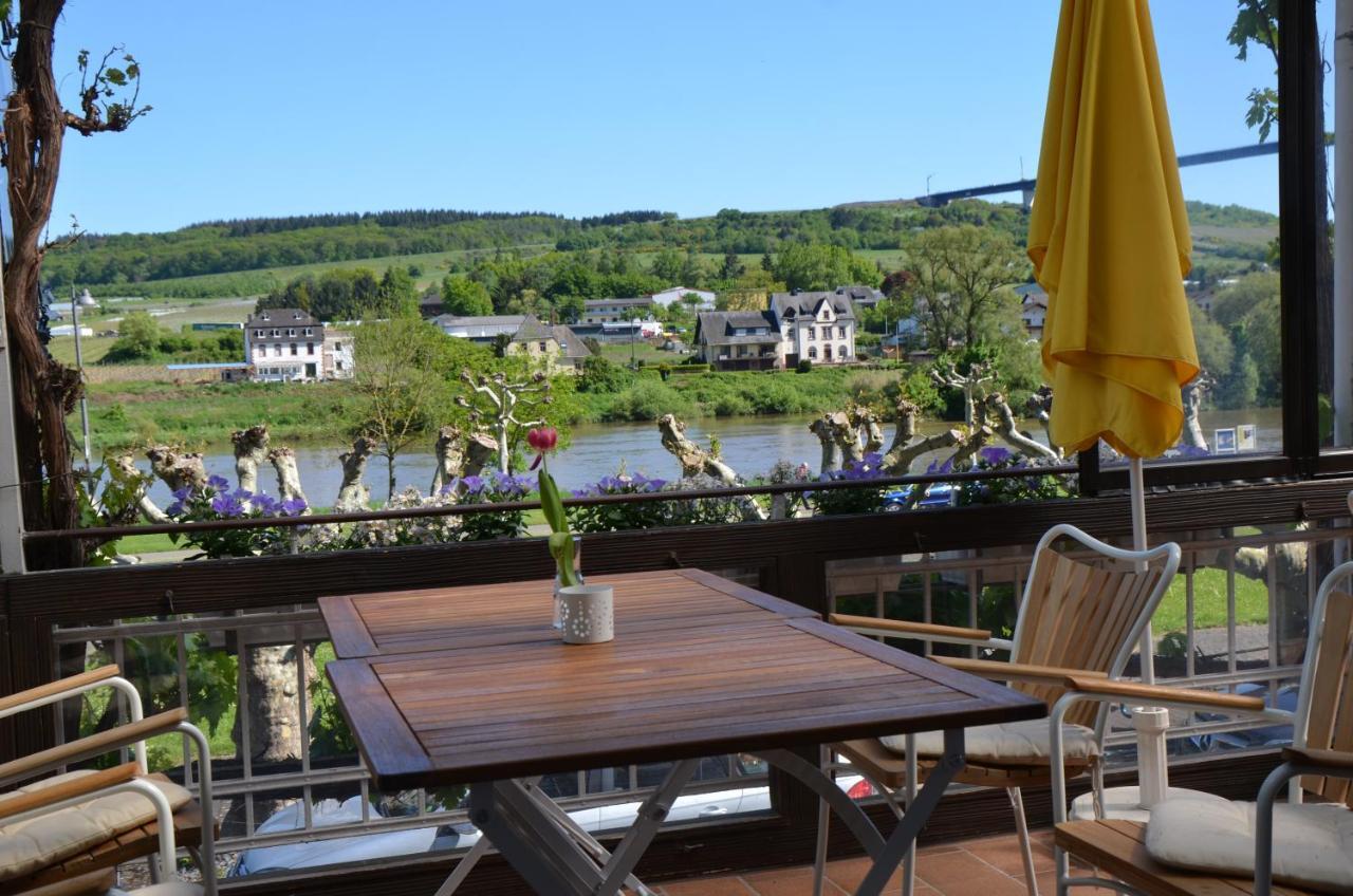 Weingut Erbes-Henn Hotel Ürzig Eksteriør billede